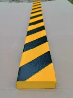 Černo-žlutá pěnová ochrana zdí, stěn - délka 100 cm, šířka 7,5 cm, tloušťka 2 cm