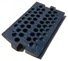 Černo-žlutý plastový průběžný zpomalovací práh - délka 50 cm, šířka 30 cm, výška 5 cm