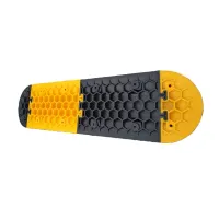 Černo-žlutý plastový průběžný zpomalovací práh (sada) - délka 36 cm, šířka 240 cm, výška 4 cm