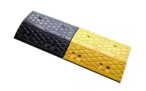 Černo-žlutý plastový průběžný zpomalovací práh (sada) - délka 33 cm, šířka 100 cm, výška 4 cm