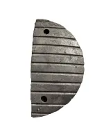 Černý plastový koncový zpomalovací práh "samice" SB60 - délka 39 cm, šířka 20 cm, výška 5 cm