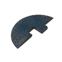 Černý plastový koncový zpomalovací práh SB70 - délka 50 cm, šířka 25 cm, výška 5 cm