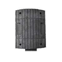 Černý plastový průběžný zpomalovací práh SB60 - délka 39 cm, šířka 50 cm, výška 5 cm