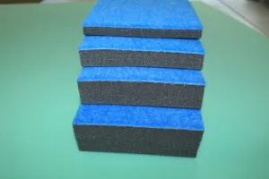 Modrý gymnastický koberec bez lamel FLOMA NoSlits - délka 14 m, šířka 200 cm, výška 2,5 cm