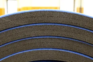 Modrý gymnastický koberec bez lamel FLOMA NoSlits - délka 10 m, šířka 200 cm, výška 4,5 cm