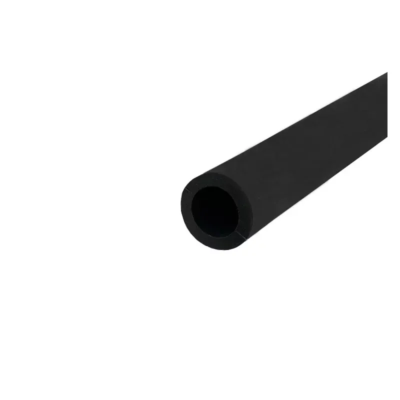 Černá pěnová magnetická ochrana zdí, stěn typ RA40 - průměr 6,1 cm, délka 100 cm