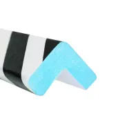 Černo-bílá pěnová výstražná fotoluminiscenční ochrana rohů zdí, stěn PI-1 - délka 100 cm, šířka 3,3 x 3,3 cm, tloušťka 1 cm