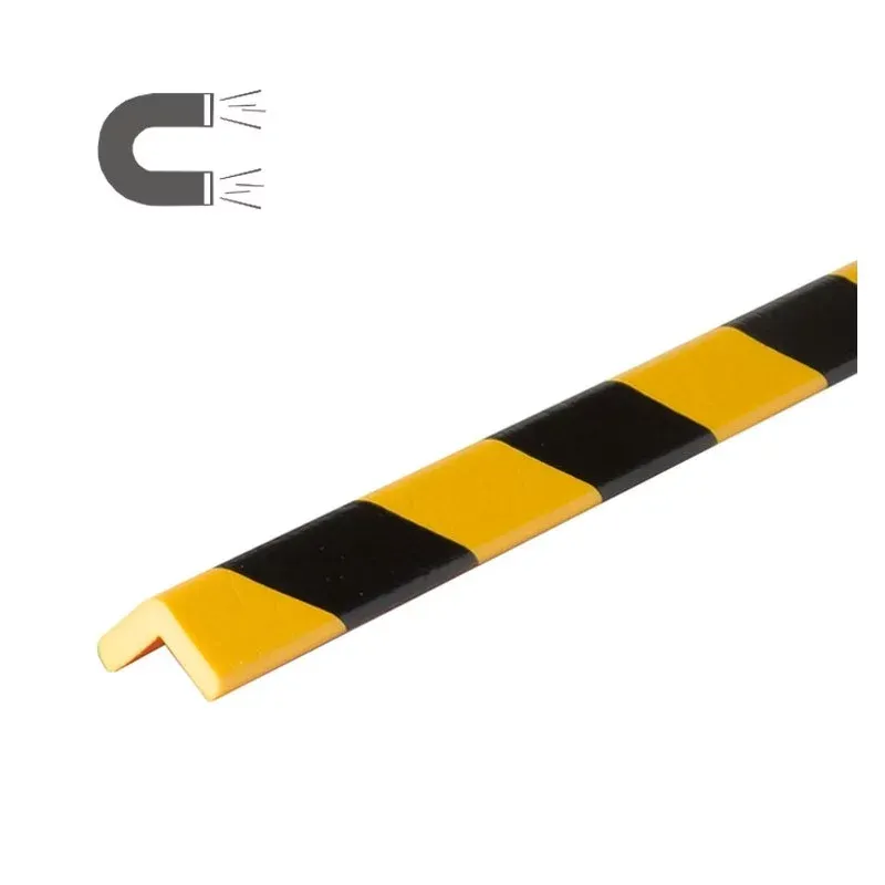 Černo-žlutá pěnová magnetická ochrana rohů zdí, stěn typ E - délka 100 cm, šířka 2,6 x 2,6 cm, tloušťka 0,7 cm