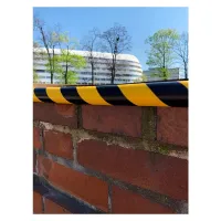 Černo-žlutá pěnová ochrana rohů zdí, stěn "typ A" - průměr 4 cm, délka 100 cm