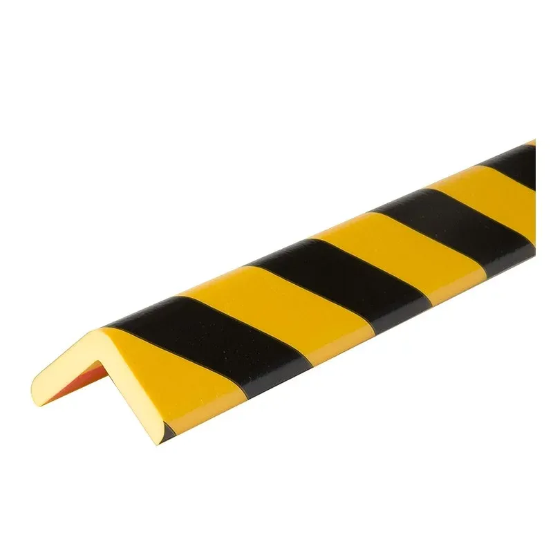 Černo-žlutá pěnová ochrana rohů zdí, stěn typ H+ - délka 100 cm, šířka 6,3 x 6,3 cm, tloušťka 1,4 cm