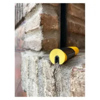 Černo-žlutá pěnová reflexní ochrana rohů zdí, stěn typ O - průměr 4 cm, délka 100 cm