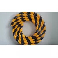 Černo-žlutá pěnová reflexní ochrana rohů zdí, stěn "typ B" - průměr 4 cm, délka 100 cm