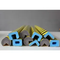 Černo-žlutá pěnová reflexní výstražná ochrana zdí, stěn typ AC - průměr 4,5 cm, délka 100 cm