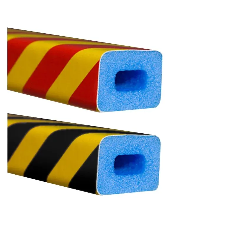 Černo-žlutá pěnová reflexní výstražná ochrana zdí, stěn typ AC - průměr 4,5 cm, délka 100 cm