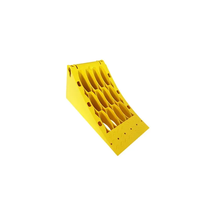 Žlutý plastový protiskluzový zakládací klín pod kola E46 - délka 38,3 cm, šířka 16 cm, výška 19 cm