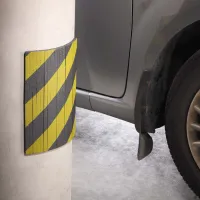 Černo-žlutá pěnová lamelová ochrana zdí, stěn - délka 30 cm, výška 20 cm, tloušťka 1 cm