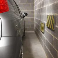 Černo-žlutá pěnová ochrana zdí, stěn (pás) - délka 50 cm, výška 25 cm, tloušťka 2,5 cm - 2 ks