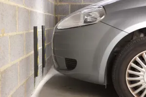 Černo-žlutá pěnová ochrana zdí, stěn (pás) - délka 50 cm, výška 7 cm, tloušťka 3 cm - 2 ks