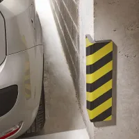 Černo-žlutá pěnová ochrana rohů zdí, stěn - délka 50 cm, šířka 12,5 x 12,5 cm, tloušťka 2,5 cm