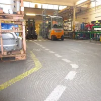 Plastová plná zesílená interierová podlahová deska FLOMA RePVC T609Z - délka 80 cm, šířka 60 cm, výška 2,2 cm