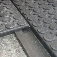 Plastová plná zesílená interierová podlahová deska FLOMA RePVC T609Z - délka 80 cm, šířka 60 cm, výška 2,2 cm