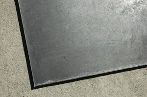 Plastová hladká stájová podlahová deska FLOMA RePVC T618 - délka 120 cm, šířka 80 cm, výška 1,2 cm