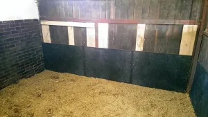 Plastová hladká stájová podlahová deska FLOMA RePVC T618 - délka 120 cm, šířka 80 cm, výška 1,2 cm