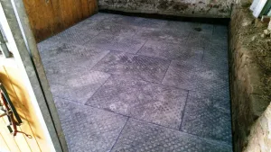 Plastová zátěžová podlahová deska FLOMA RePVC T603 - délka 80 cm, šířka 60 cm, výška 4,3 cm