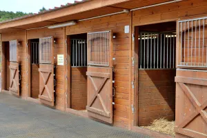 Plastová zátěžová podlahová deska FLOMA RePVC T603 - délka 80 cm, šířka 60 cm, výška 4,3 cm