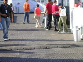 Plastová zátěžová podlahová deska FLOMA RePVC T603 - délka 80 cm, šířka 60 cm, výška 4,3 cm