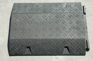 Černý plastový kabelový most (4x35x35, 1x35x40) FLOMA CPR27 - délka 80 cm, šířka 60 cm, výška 6 cm