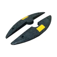 Černý plastový koncový univerzální zpomalovací práh (30 km/h) "samec" SB40 - délka 15 cm, šířka 80 cm, výška 5,2 cm