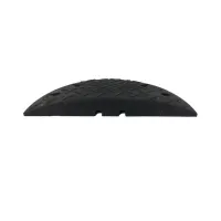 Černý plastový koncový zpomalovací práh (20 km/h) SB20 - délka 21,5 cm, šířka 43 cm, výška 5 cm