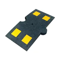 Černý plastový průběžný univerzální zpomalovací práh (30 km/h) SB40 - délka 40 cm, šířka 80 cm, výška 5,2 cm