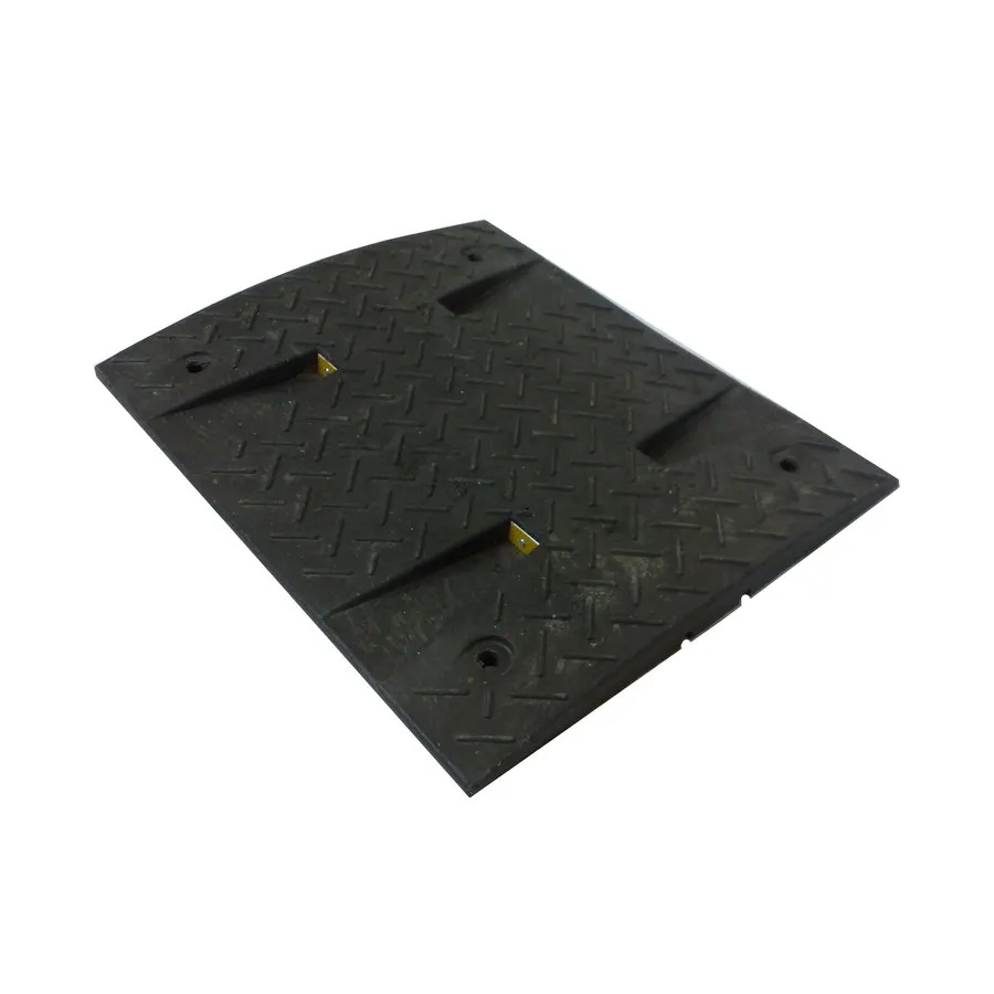 Černý plastový průběžný zpomalovací práh (30 km/h) SB30 - délka 50 cm, šířka 43 cm, výška 3 cm