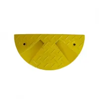Žlutý plastový koncový zpomalovací práh (30 km/h) SB30 - délka 21,5 cm, šířka 43 cm, výška 3 cm