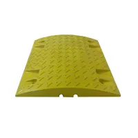 Žlutý plastový průběžný zpomalovací práh (20 km/h) SB20 - délka 50 cm, šířka 43 cm, výška 5 cm
