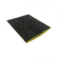 Žlutý plastový průběžný zpomalovací práh (30 km/h) SB30 - délka 50 cm, šířka 43 cm, výška 3 cm