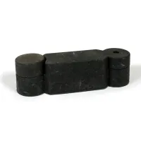 Černý plastový silniční obrubník RePVC - délka 58 cm, šířka 16 cm, výška 15,8 cm