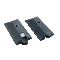 Černý plastový koncový díl "samice" pro vodicí prahy CZ 3 - délka 49 cm, délka 24,8 cm, výška 9 cm