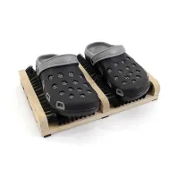 Dřevěný kartáčový čistič bot a podrážek obuvi FLOMA BootScraper - délka 27 cm, šířka 36 cm Dřevěný kartáčový čistič bot a podrážek obuvi FLOMA BootScraper - délka 27 cm, šířka 36 cm