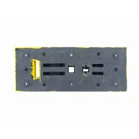 Žlutý plastový silniční vodicí práh "CZ 7" - délka 24,8 cm, délka 63 cm, výška 9 cm