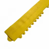Žlutá gumová náběhová hrana "samec" pro rohože Solid Top Tile FLOMA - délka 98,5 cm, šířka 7,5 cm