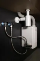 Černý nerezový bezdotykový vysoušeč rukou ve vodovodní baterii Jet Dryer AIRTAP Černý nerezový bezdotykový vysoušeč rukou ve vodovodní baterii Jet Dryer AIRTAP