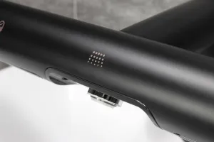 Černý nerezový bezdotykový vysoušeč rukou ve vodovodní baterii Jet Dryer AIRTAP Černý nerezový bezdotykový vysoušeč rukou ve vodovodní baterii Jet Dryer AIRTAP