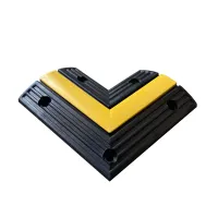 Černo-žlutý gumový rohový kabelový most (1x25x25) FLOMA CPR24 - délka 25 cm, šířka 25 cm, výška 3 cm