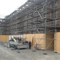 Plastový podkládací blok "0P" FLOMA PC10 - délka 23,8 cm, šířka 23,8 cm, výška 2,6 cm