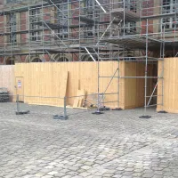 Plastový podkládací blok "4P" FLOMA PC10 - délka 23,8 cm, šířka 23,8 cm, výška 2,6 cm