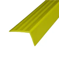 Žlutá plastová (PVC) protiskluzová schodová hrana F421 - délka 150 cm, šířka 8,2 cm, výška 4,5 cm