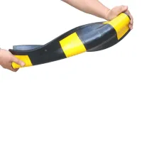 Černo-žlutá gumová ochrana rohů zdí, stěn FLOMA WP41 - délka 60 cm, šířka 10 x 10 cm, tloušťka 1 cm